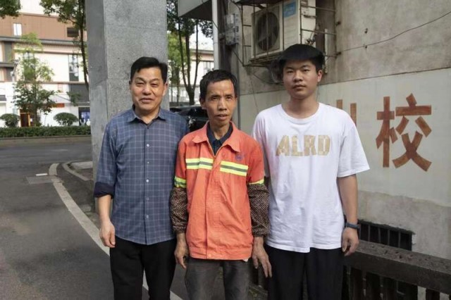 高考前夕，這個(gè)高三學(xué)生提前完成一場(chǎng)“大考”