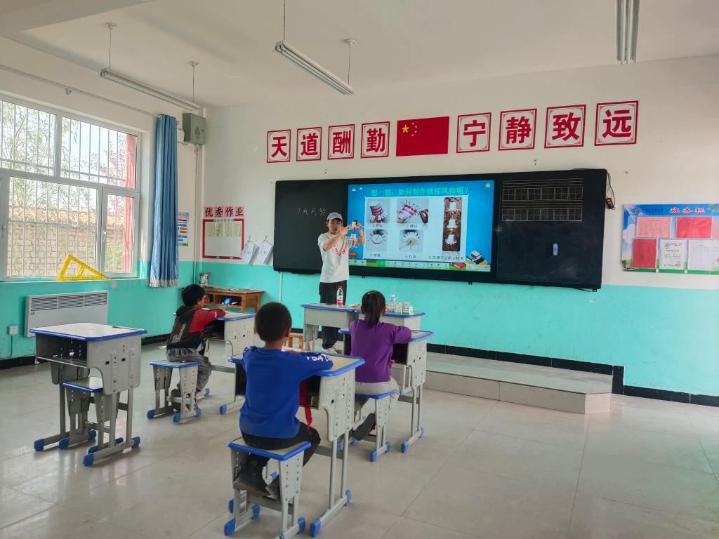 奮進(jìn)新征程 建功新時(shí)代·我們的新時(shí)代丨寧夏走教老師：播下美好的種子
