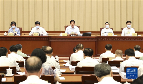 十三屆全國人大常委會第三十五次會議在京舉行 審議黑土地保護法草案、全國人大常委會議事規(guī)則修正草案等 栗戰(zhàn)書主持