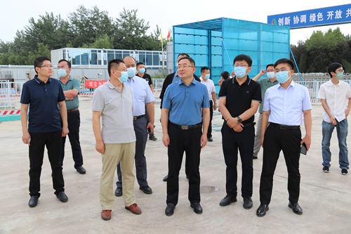 壓緊壓實(shí)工作責(zé)任 凝聚項(xiàng)目建設(shè)強(qiáng)大合力  東昌府區(qū)委副書(shū)記、區(qū)長(zhǎng)江紹華督導(dǎo)重點(diǎn)項(xiàng)目工作進(jìn)展情況