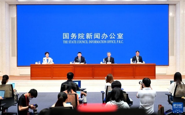 全力支持穩(wěn)定宏觀經(jīng)濟大盤 著力防范化解金融風(fēng)險——銀保監(jiān)會有關(guān)部門負責(zé)人談上半年銀行業(yè)保險業(yè)運行發(fā)展情況