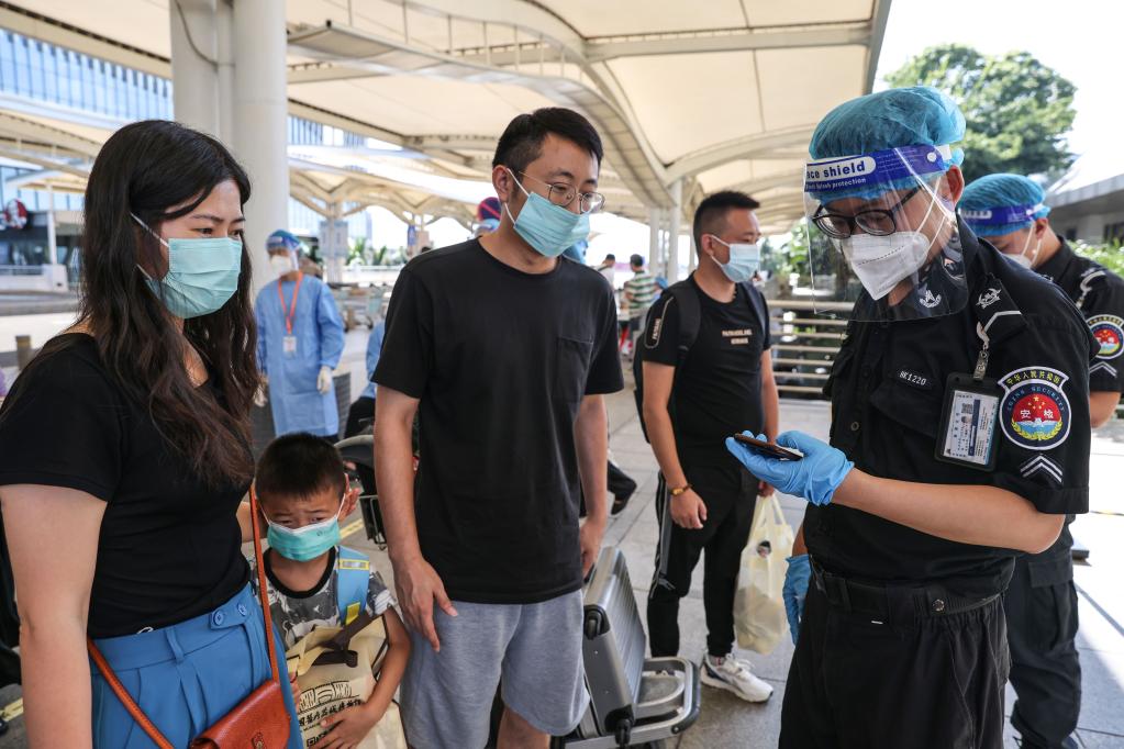 機(jī)場直擊：海南加快安排滯留游客返程