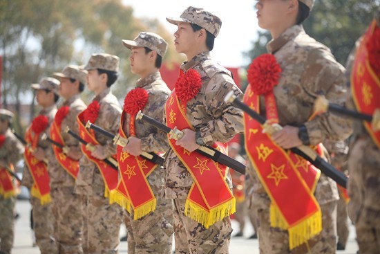 攜筆從戎 強(qiáng)軍有我