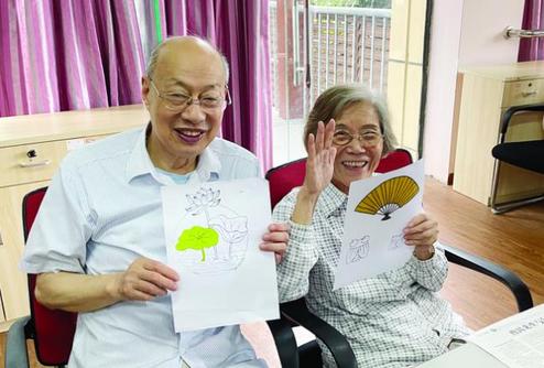 從未放棄！86歲教授為愛妻寫13年陪護(hù)手記
