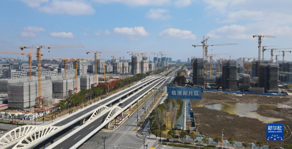 喜迎二十大丨努力把國家戰(zhàn)略勢能轉(zhuǎn)化為高質(zhì)量發(fā)展效能，2500萬申城干部群眾以實干篤行迎接黨的二十大——上海：奮楫爭先立潮頭