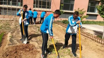 武漢青少年與航天員一起種下“未來(lái)”