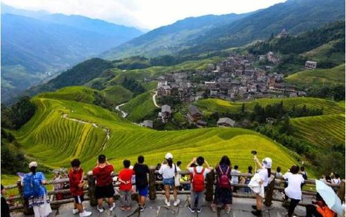 國慶假期4.22億人次出游 本地游周邊游興起更多新玩法