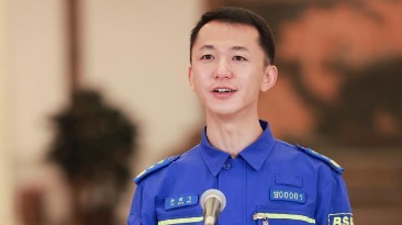 “90后”黨代表於若飛：在搶險(xiǎn)救災(zāi)現(xiàn)場(chǎng)書寫無悔青春