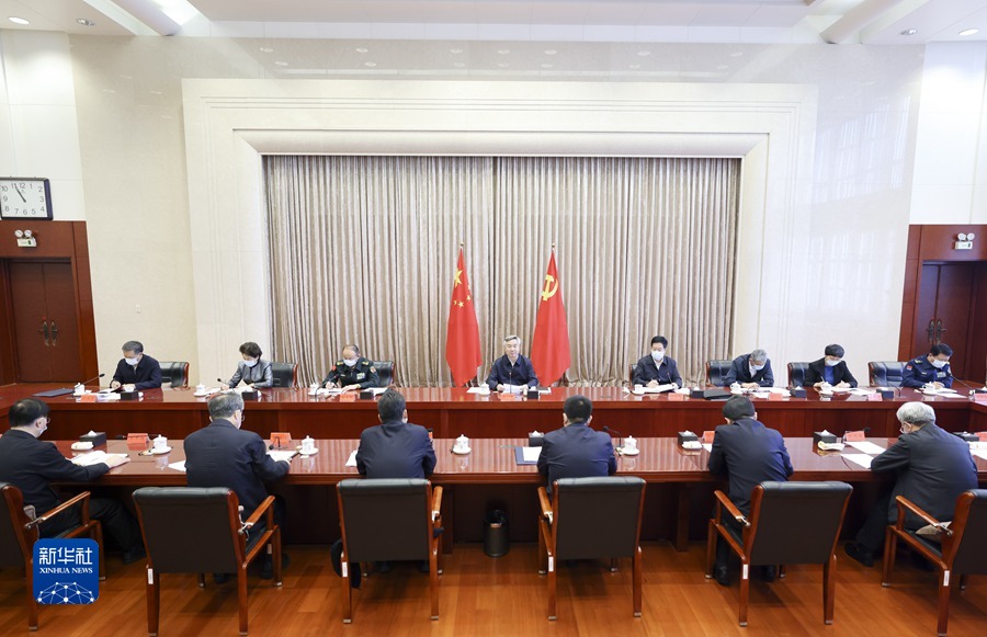 李希在二十屆中央紀(jì)委常委會(huì)第一次會(huì)議、中央紀(jì)委國家監(jiān)委傳達(dá)學(xué)習(xí)黨的二十大精神會(huì)議上強(qiáng)調(diào) 深入學(xué)習(xí)貫徹黨的二十大精神 堅(jiān)定不移推進(jìn)全面從嚴(yán)治黨