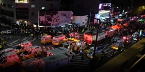 一圖梳理韓國踩踏事故：154人遇難，悲劇浮現(xiàn)四大因素