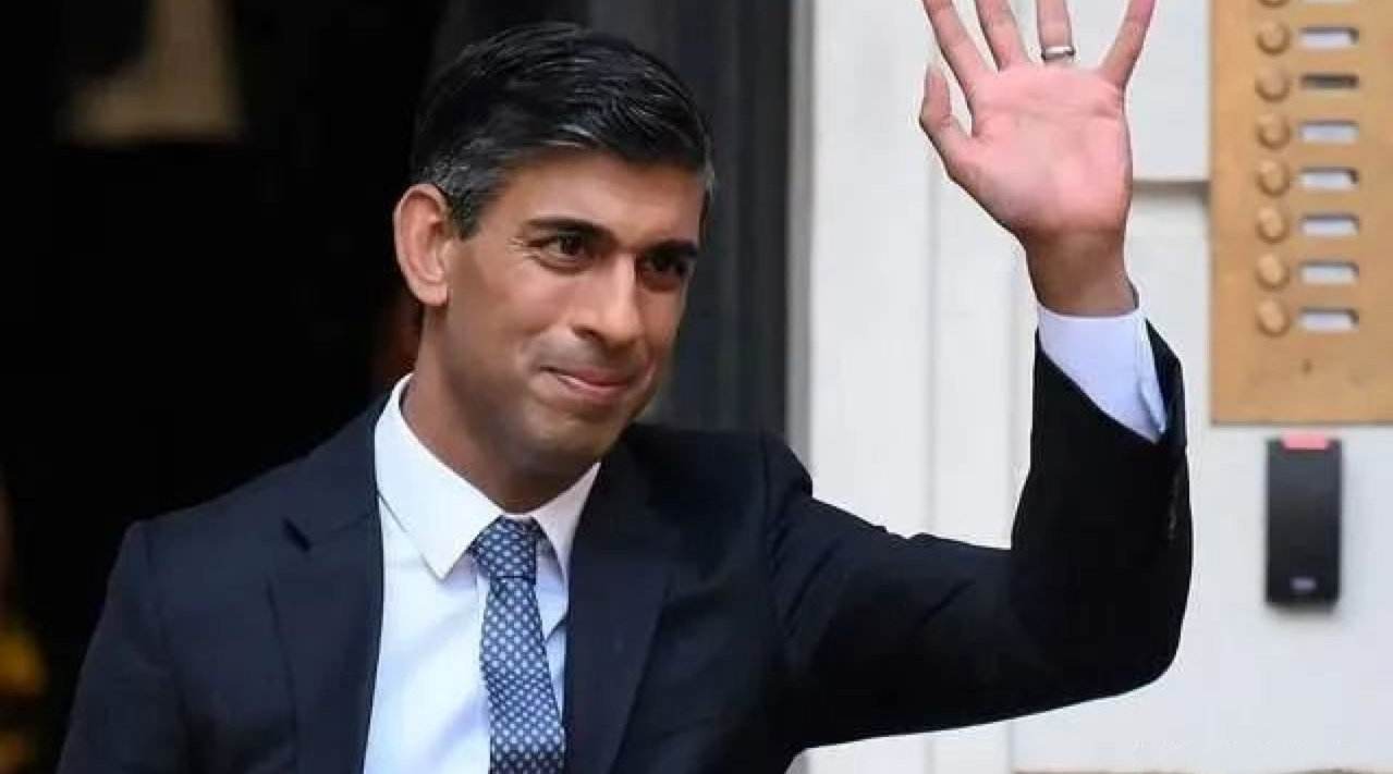 近200年來英國最年輕的首相 能否帶領(lǐng)英國脫困？
