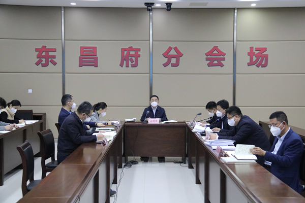東昌府區(qū)政府黨組理論學(xué)習(xí)中心組開展集體學(xué)習(xí)研討
