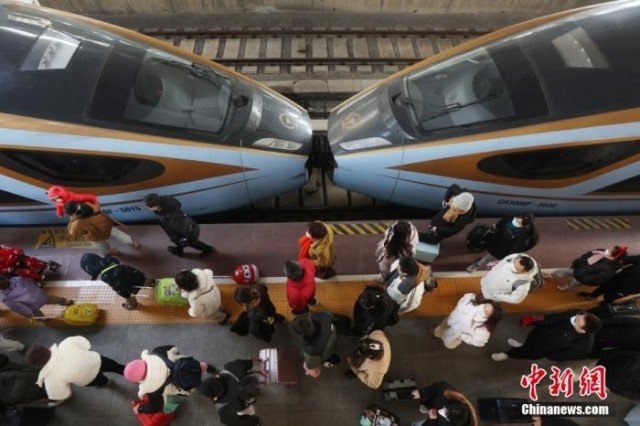 春節(jié)出行旅游暖意足，中國經(jīng)濟(jì)社會(huì)活力加速恢復(fù)
