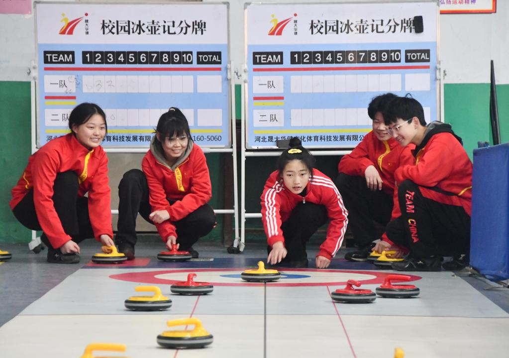 “乙類乙管”后首個開學(xué)季 校園迎來三方面變化