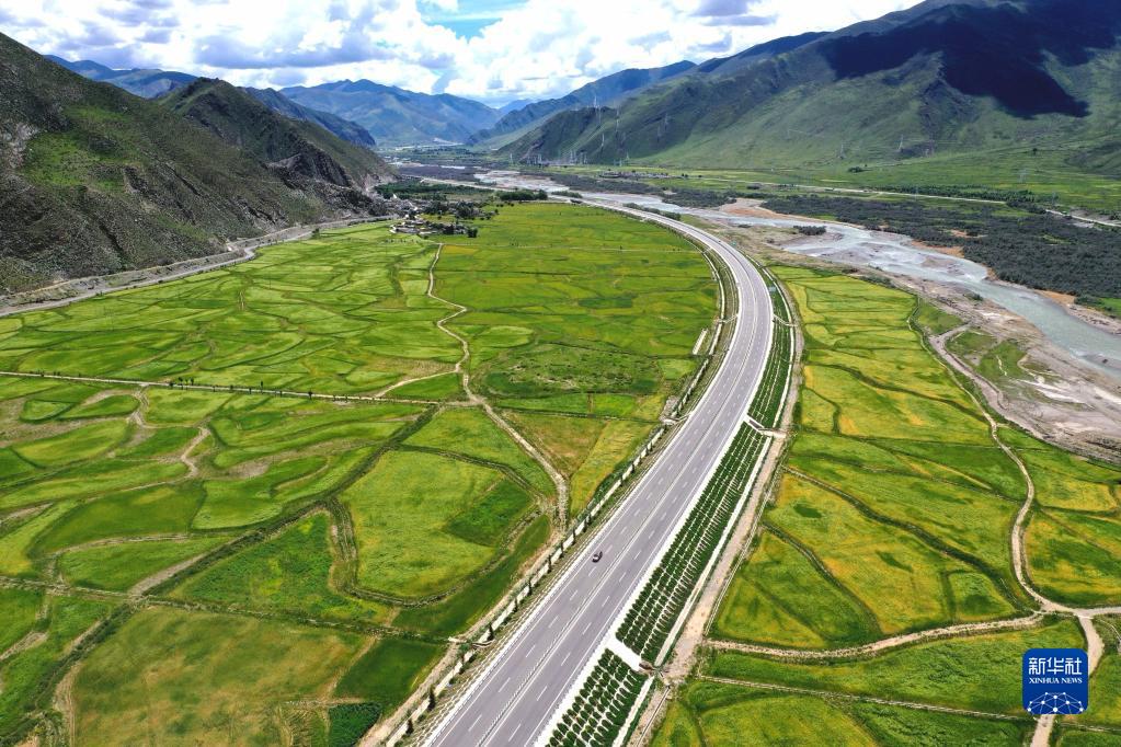 十年兩會·溫暖記憶丨“光明的路，我們越走越寬敞！”