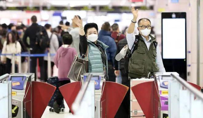 免費(fèi)機(jī)票增至70萬張，李家超：香港已回歸世界舞臺(tái)，歡迎全球旅客！