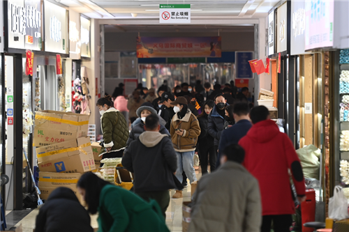 強(qiáng)信心·開新局丨“世界超市”開門迎客 訂單外商紛至沓來——全球最大小商品市場開市觀察