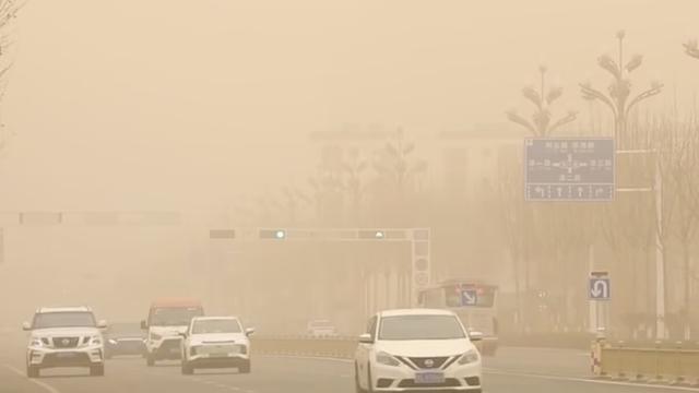 三問今年最強(qiáng)沙塵侵?jǐn)_ 植被好轉(zhuǎn)為何擋不住漫天黃沙