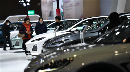 經(jīng)濟(jì)日報(bào)剖析當(dāng)前汽車市場熱點(diǎn)：價(jià)格戰(zhàn)將如何影響汽車產(chǎn)業(yè)