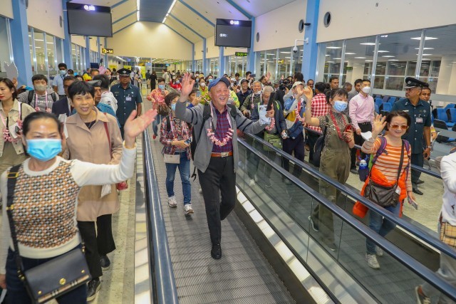 旅游業(yè)迎近年來最火熱“五一”：多地酒店民宿提前售罄，出境跟團(tuán)游滿員待發(fā)