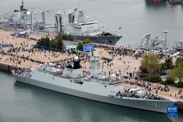 強軍十載 挺進深藍——寫給在強軍目標(biāo)指引下奮進的人民海軍