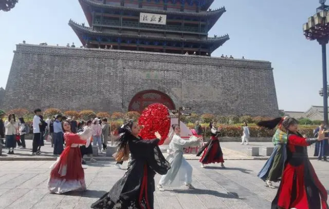 免門票、半價(jià)！迎接中國(guó)旅游日 山東多家景區(qū)發(fā)布優(yōu)惠公告