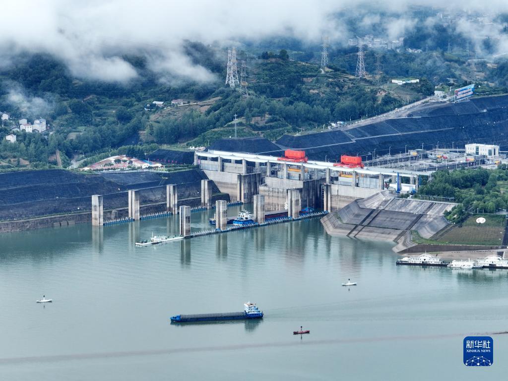 三峽船閘通航20年累計(jì)貨運(yùn)量達(dá)19.1億噸