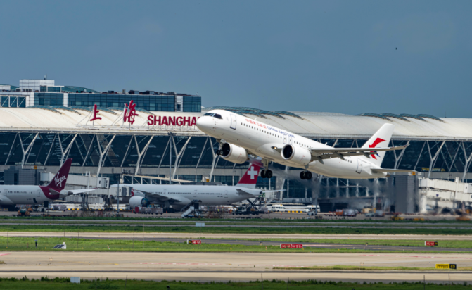 東航接收第二架C919 與首架機搭檔執(zhí)飛滬蓉快線