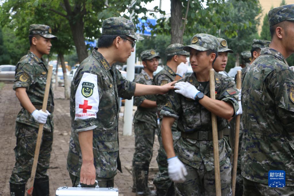 哪里有危難，哪里就有人民子弟兵——人民子弟兵奮戰(zhàn)防汛抗洪救災(zāi)一線記事
