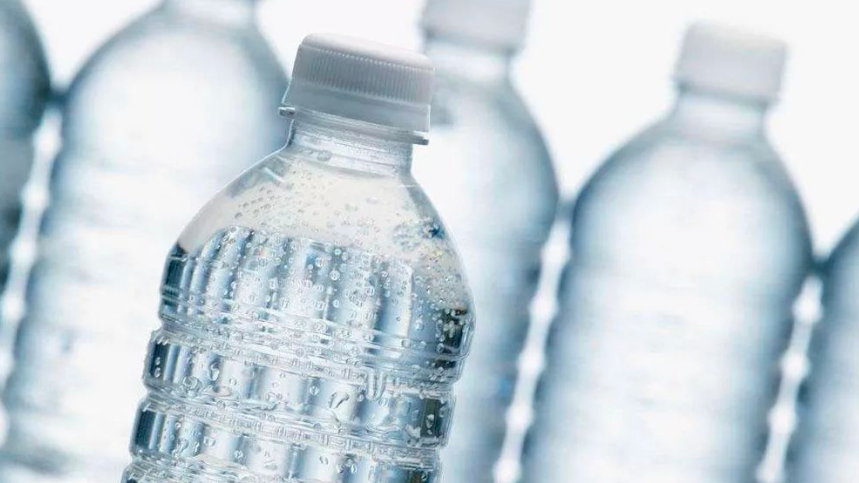 瓶裝水暴曬后還能喝嗎