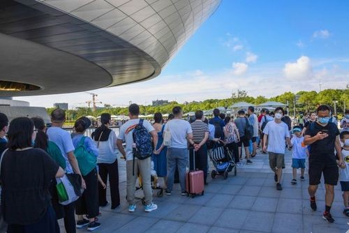 景區(qū)和場館“一票難求”，如何破解？