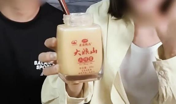 多名百萬級“大涼山網(wǎng)紅”被捕：對“情懷販子”就該重拳出擊