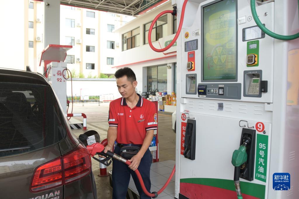 汽油、柴油價(jià)格上調(diào) 每噸分別提高385元、370元