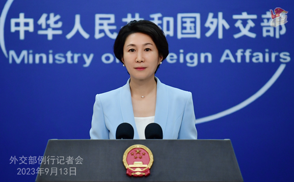 中國(guó)部分政府機(jī)關(guān)禁用蘋(píng)果手機(jī)？外交部回應(yīng)