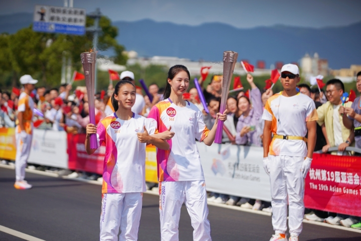 “擋刀女孩”崔譯文：火炬?zhèn)鬟f的是希望、是勇氣、也是夢想