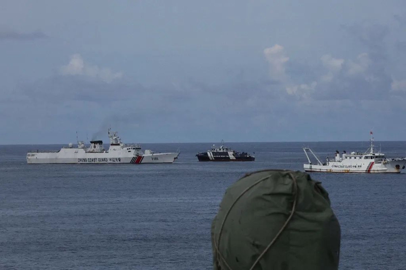 中國海警局新聞發(fā)言人就菲律賓公務(wù)船非法侵闖黃巖島發(fā)表談話