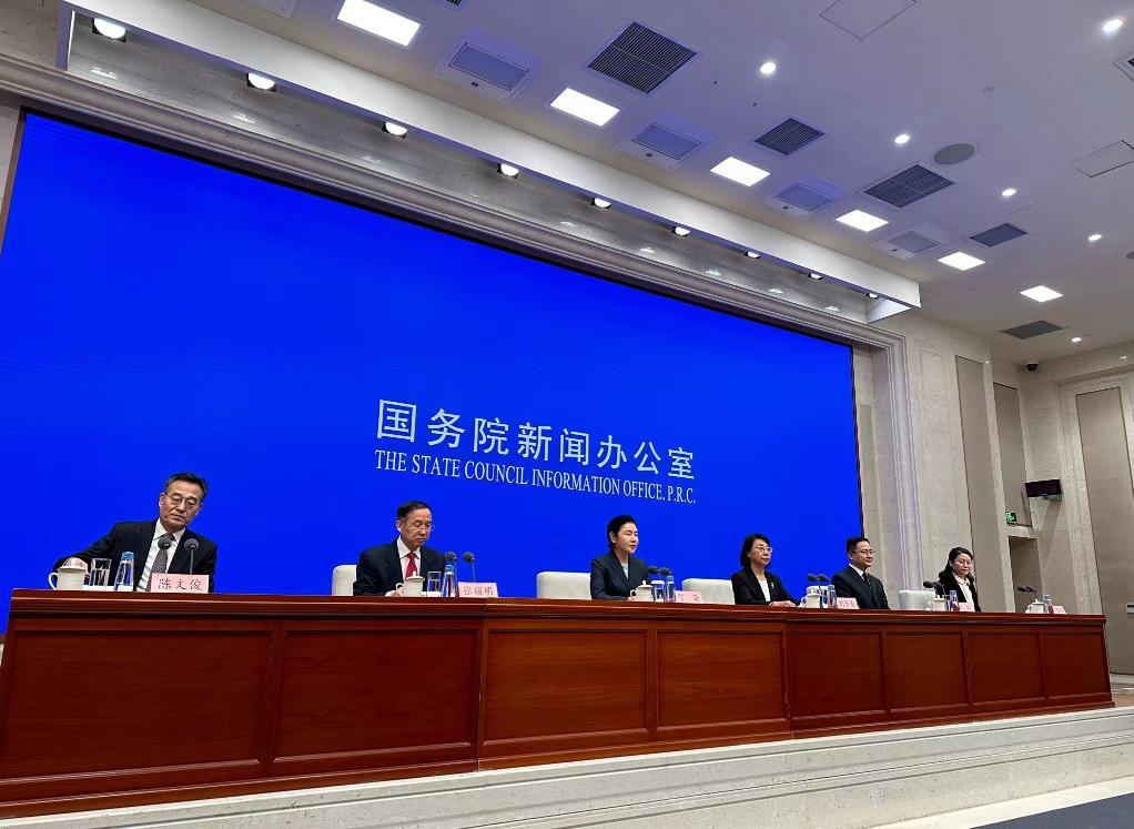 權(quán)威部門話開局丨發(fā)揮法治固根本、穩(wěn)預(yù)期、利長遠的保障作用——司法部有關(guān)負(fù)責(zé)人談加強法治建設(shè)