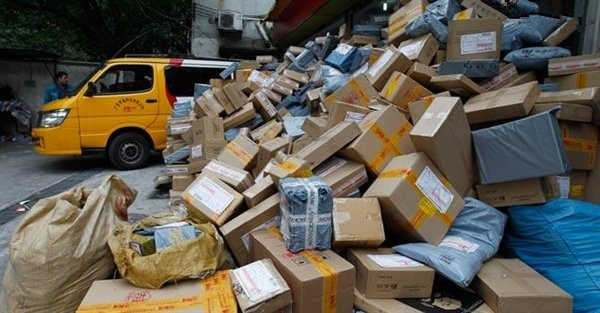 近日全國日均快遞攬收業(yè)務(wù)量超5億件 包裝物何去何從？