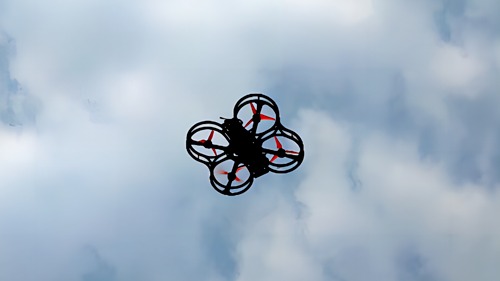 我國科研團隊成功破解多旋翼無人機飛行失控難題