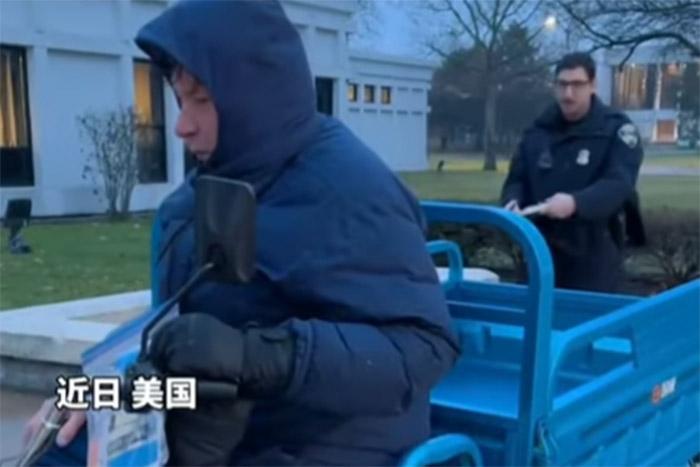 國產(chǎn)“三蹦子”火到國外，“倒車請(qǐng)注意”響徹街頭