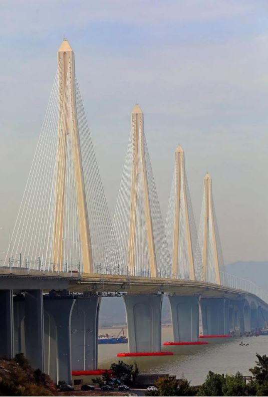 國內首座公鐵同層跨海大橋通車