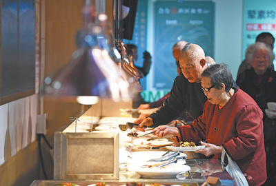 引入社會(huì)力量，與第三方平臺(tái)合作 因地制宜開(kāi)展老年助餐服務(wù)