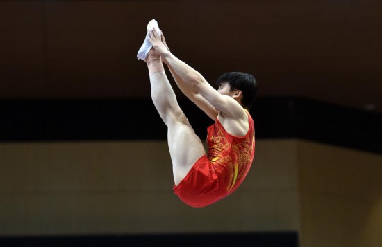 蹦床亞錦賽中國隊(duì)獲男、女個人項(xiàng)目冠軍