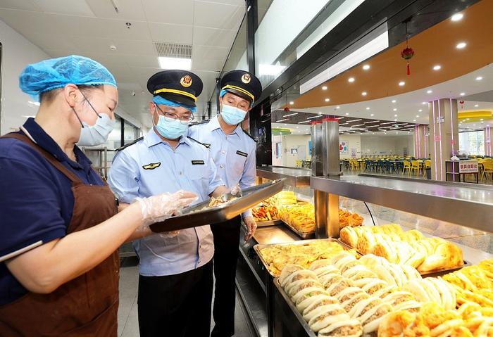 就加強校園食品安全工作 市場監(jiān)管總局公開征求意見