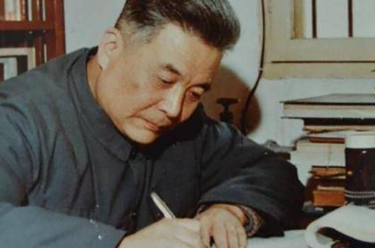 紀(jì)念“兩彈元?jiǎng)住编嚰谙劝倌暾Q辰座談會(huì)舉行