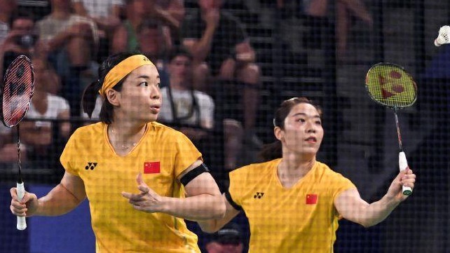 3連勝！巴黎奧運會羽毛球女子雙打小組賽 賈一凡陳清晨戰(zhàn)勝日本隊晉級