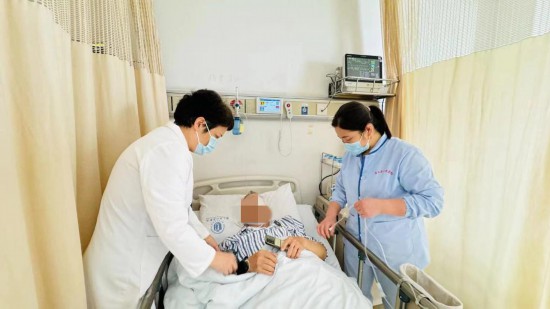 “無陪護(hù)”病房能否避免“一人生病全家忙”？