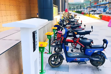 擰緊電動自行車安全閥