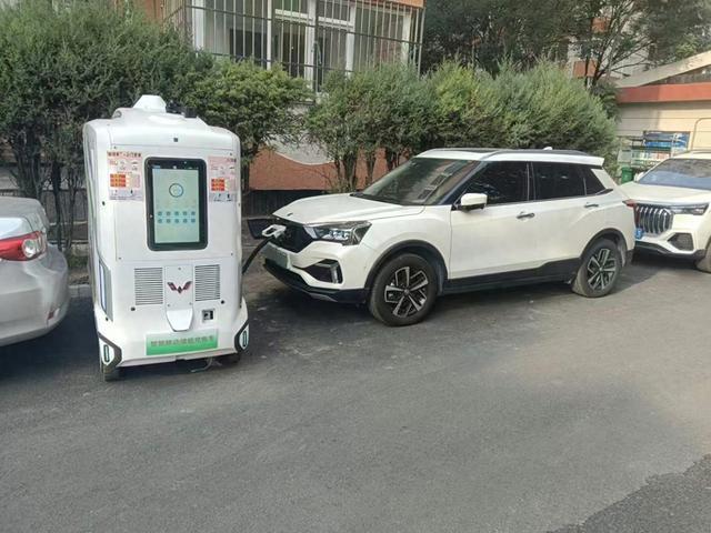 “行走”的充電樁，能否破解老舊小區(qū)汽車充電難？