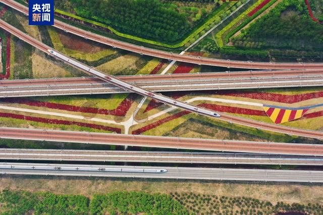 我們的鐵路風(fēng)景，今天的活力中國